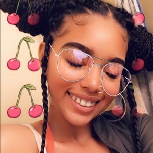 Meet your Posher, Serita